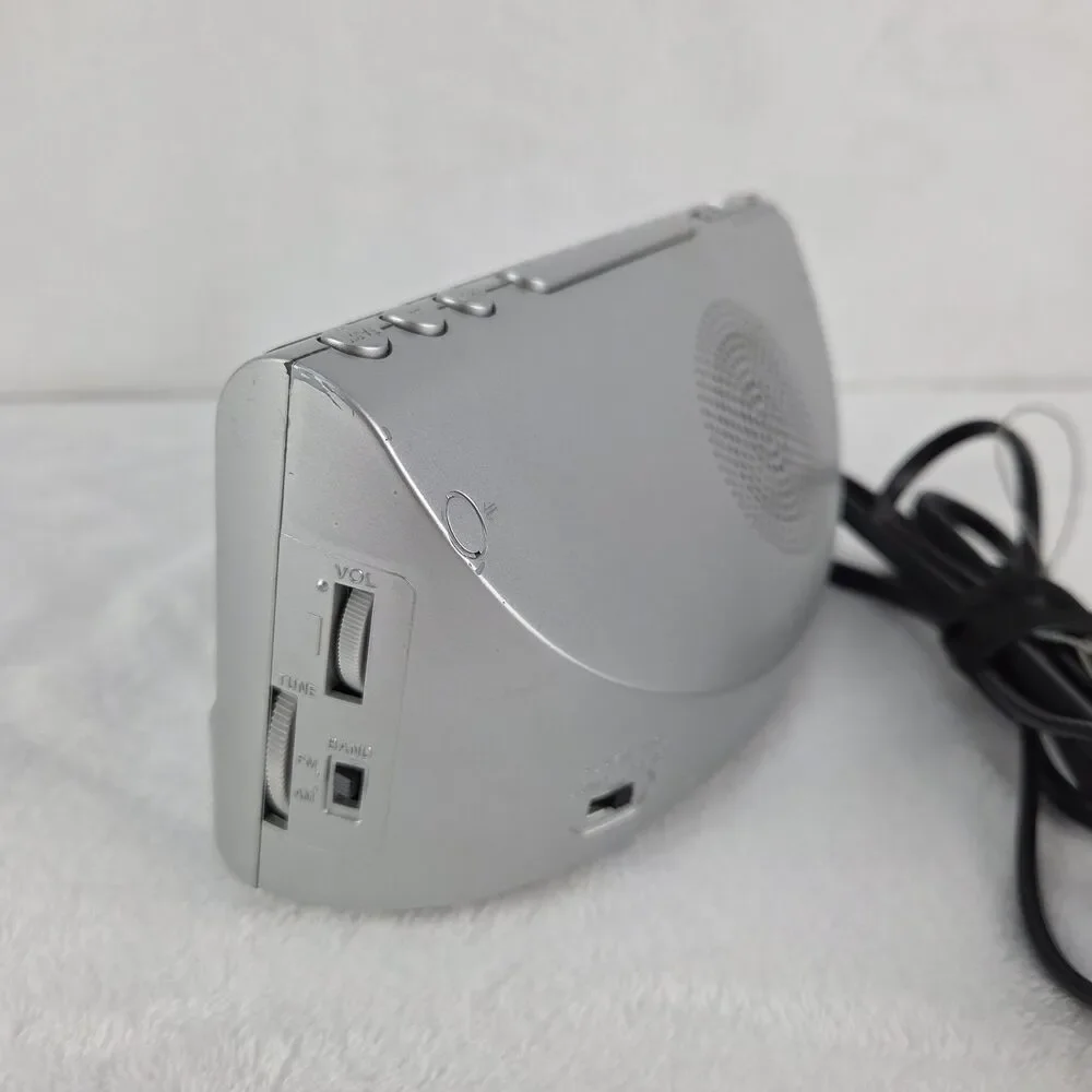 Sony Clock Dream Machine Large Display Alarm ICF-C492 AM/FM Radio Silver Black